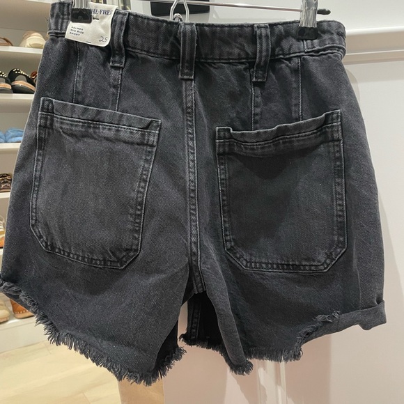 Free People Black Palmer mid rise shorts - Picture 6 of 9